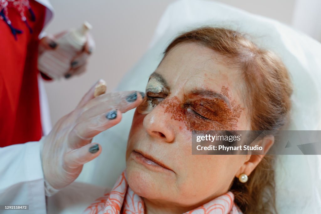 Cystic lesions, hyperpigmentation, palpebral ptosis, palpebrarum, plexr device, xanthelasma, blepharoplasty