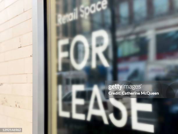 the covid-19 economy: commercial space for lease advertisement - for lease sign stock pictures, royalty-free photos & images