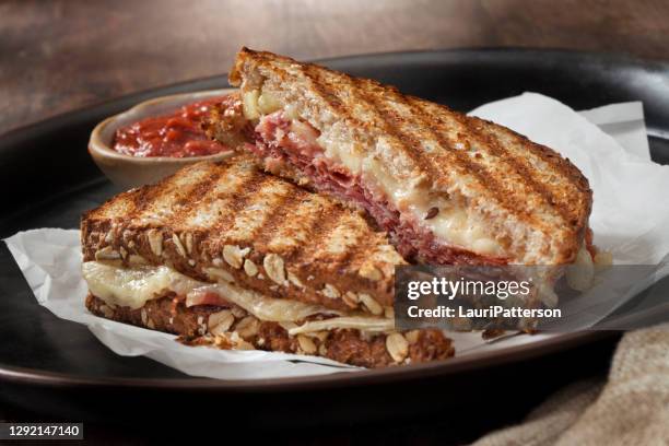 italiaanse stijl panini - ham salami stockfoto's en -beelden