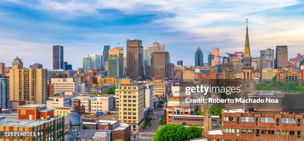 montreal urban skyline seen in the afternoon, canada - montreal city fotografías e imágenes de stock