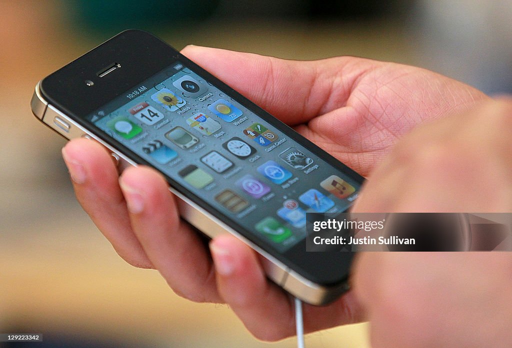 Apple's New iPhone 4s Goes On Sale