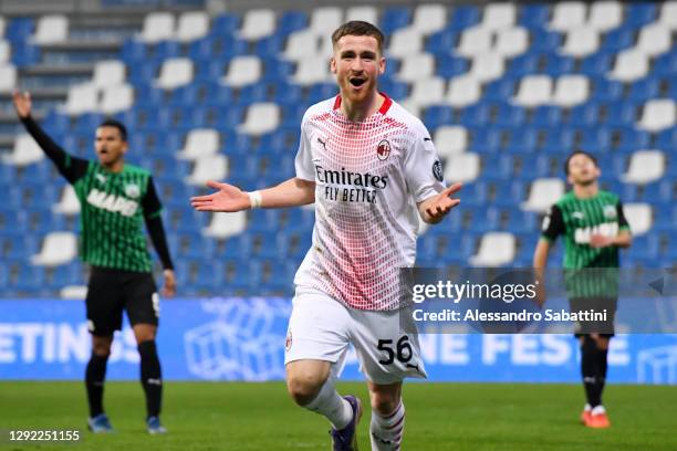 Alexis Saelemaekers of AC Milan celebrates after scoring their team's second goal during the Serie A match between US Sassuolo and AC Milan at Mapei...