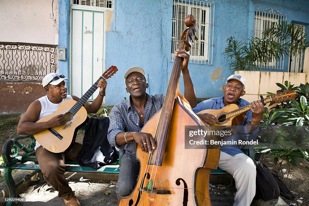 Street musicians, Cuba