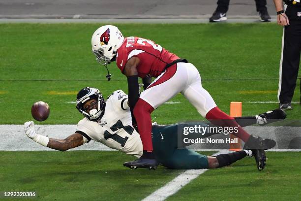 Alshon Jeffery of the Philadelphia Eagles fails at making a one-handed catch against Patrick Peterson of the Arizona Cardinals during the third...