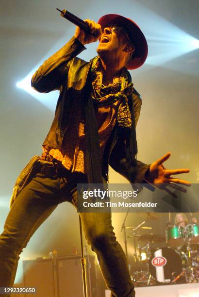 Scott Weiland of Stone Temple Pilots performs at Sacramento Memorial Auditorium on September 3, 2008 in Sacramento, California.