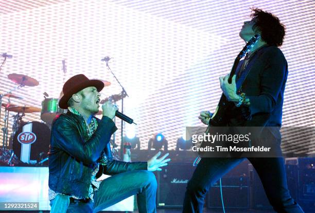 Scott Weiland and Dean DeLeo of Stone Temple Pilots perform at Sacramento Memorial Auditorium on September 3, 2008 in Sacramento, California.