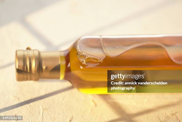 argan oil - argan oil stockfoto's en -beelden