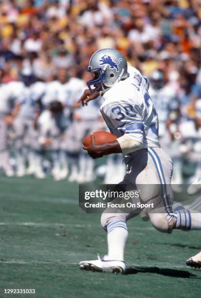 James Jones of the Detroit Lions carries the ball against the San Diego Chargers during an NFL football game September 30, 1984 at Jack Murphy...