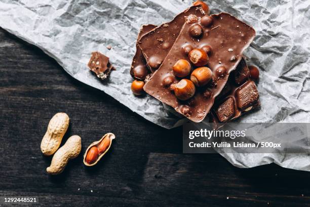 high angle view of chocolate chip cookies on table,ukraine - chocolate chip 個照片及圖片檔