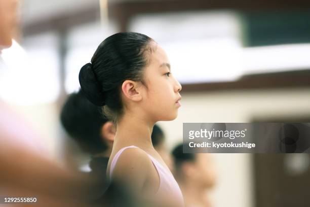 portrait of little ballet dancer in asia - 天才 ストックフォトと画像