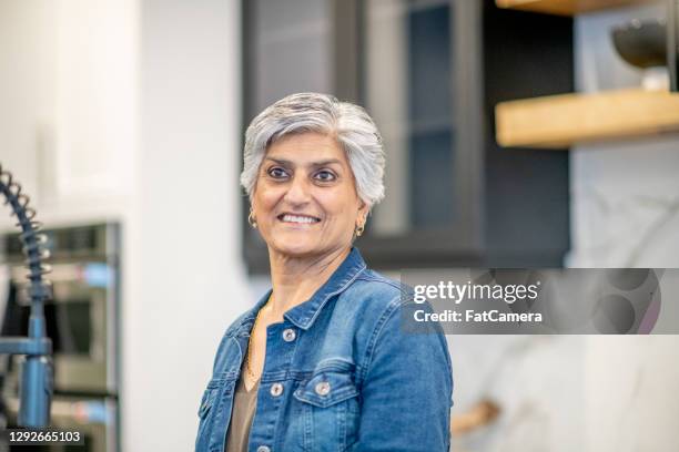 132 Indian Woman Short Hair Photos and Premium High Res Pictures - Getty Images 132 Indian Woman Short Hair Photos and Premium High Res Pictures - Getty Images