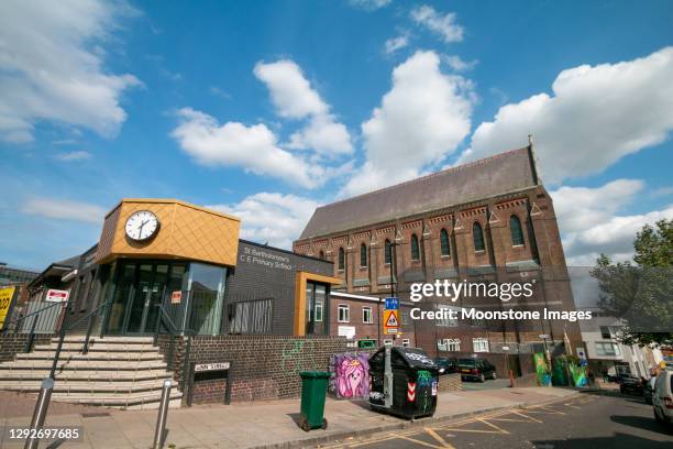 st bartholomew's primary school in brighton, england - brighton elementary school stock pictures, royalty-free photos & images