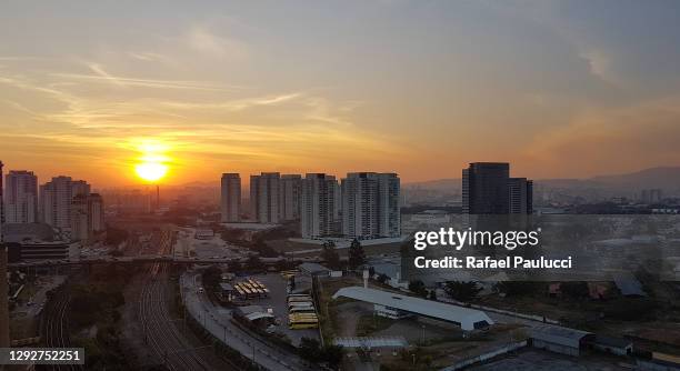 pôr do sol na barra funda - pôr do sol fotografías e imágenes de stock