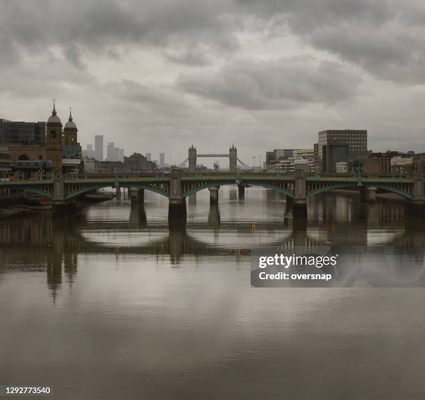 Thames Shape River Thames Shape Photos and Premium High Res Pictures - Getty Images