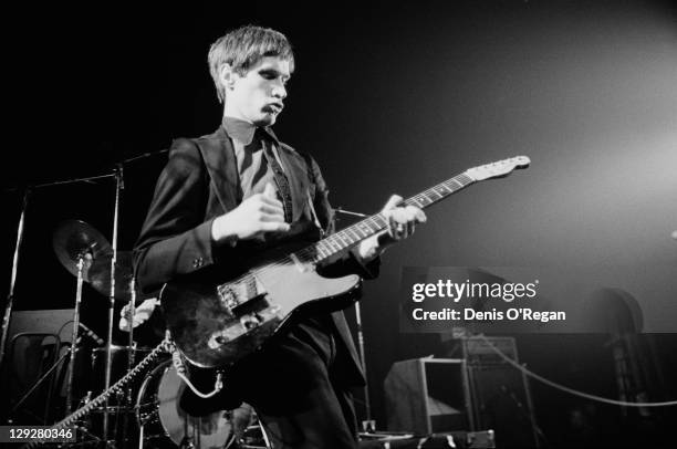 Guitarist Wilko Johnson performing at the Roundhouse with English rock group Dr Feelgood, London, 1978.