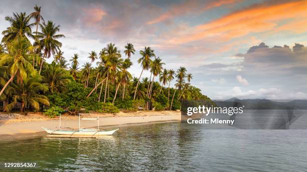 el nido dolarog beach sunset panorama palawan filippijnen - el nido stockfoto's en -beelden