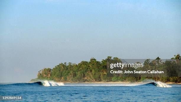 india, ocean waves in the andaman islands - indian ocean stock pictures, royalty-free photos & images