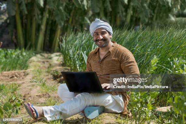 Peasant Using Computer Mouse 1,655 Poverty Laptop Stock Photos, High-Res Pictures, and Images ...