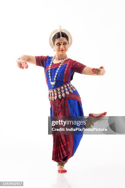 odissi dancer striking a pose - odisha stock pictures, royalty-free photos & images