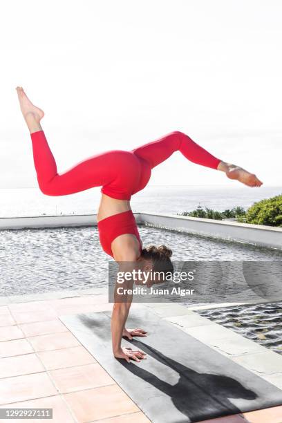 Gymnast Handstand Split Photos and Premium High Res Pictures - Getty Images