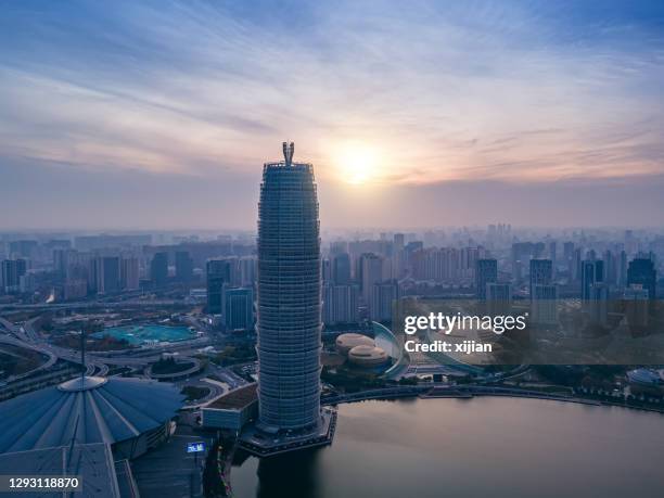 zhengzhou cityscape,henan province,china - zhengzhou imagens e fotografias de stock