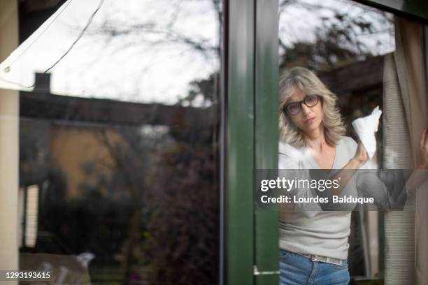 Smudged Windows Photos and Premium High Res Pictures - Getty Images