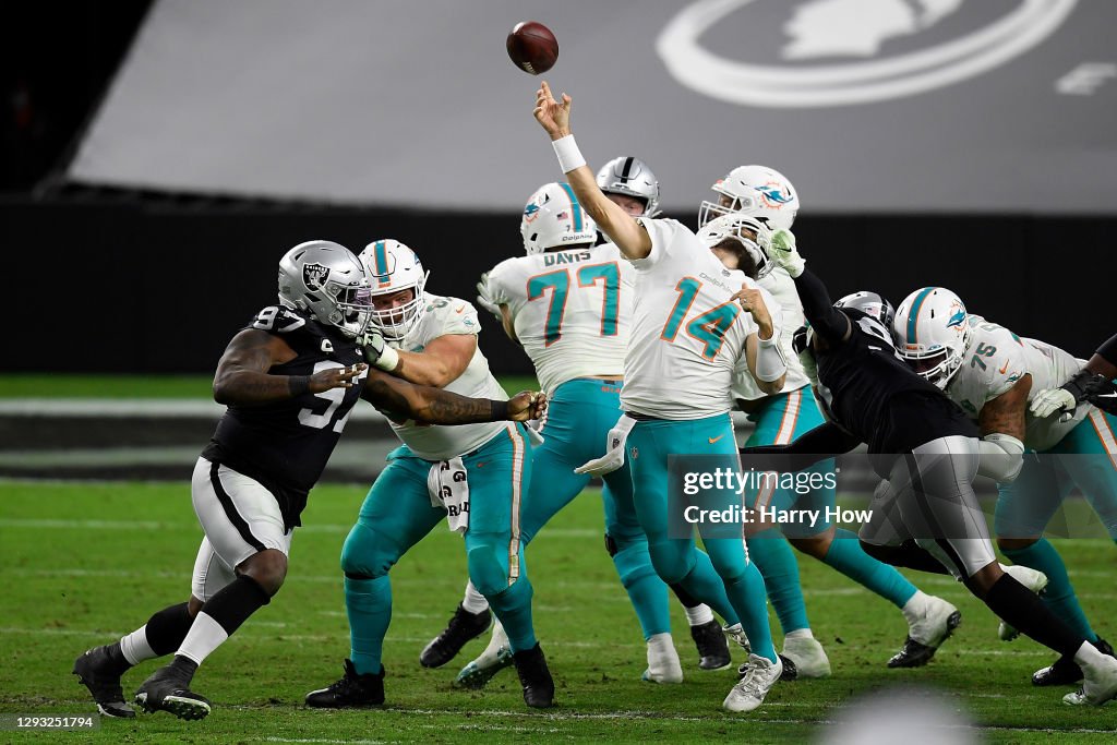 Miami Dolphins v Las Vegas Raiders