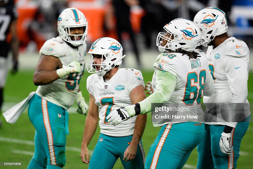 Miami Dolphins v Las Vegas Raiders