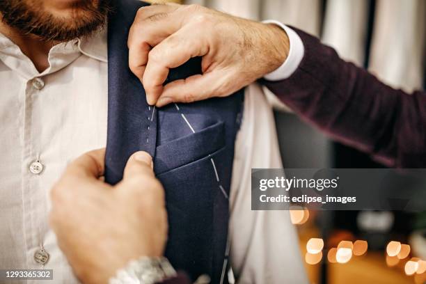 tienes que ser paciente - custom tailored suit fotografías e imágenes de stock