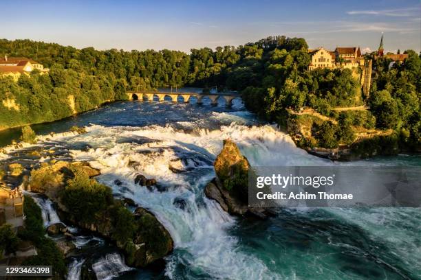 Foto Rhin Cataratas Del Rhin Fotografías e imágenes de stock - Getty Images
