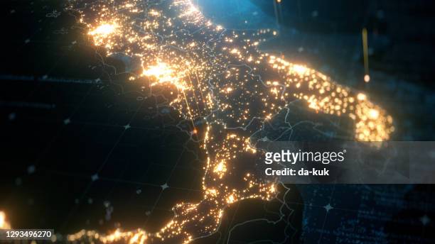 mappa notturna d'italia con illuminazione luci città - italy foto e immagini stock