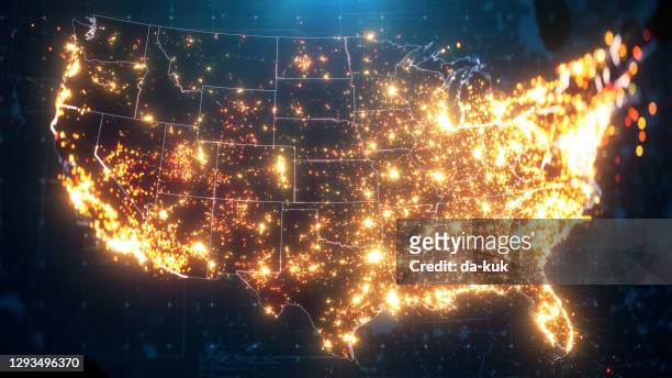 mapa nocturno de ee.uu. con iluminación de luces de la ciudad - american fotografías e imágenes de stock