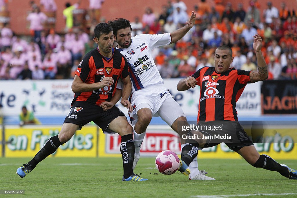 Jaguares v Atlante - Apertura 2011