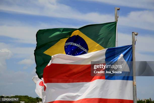 bandeira da bahia e do brasil - bahia state - fotografias e filmes do acervo