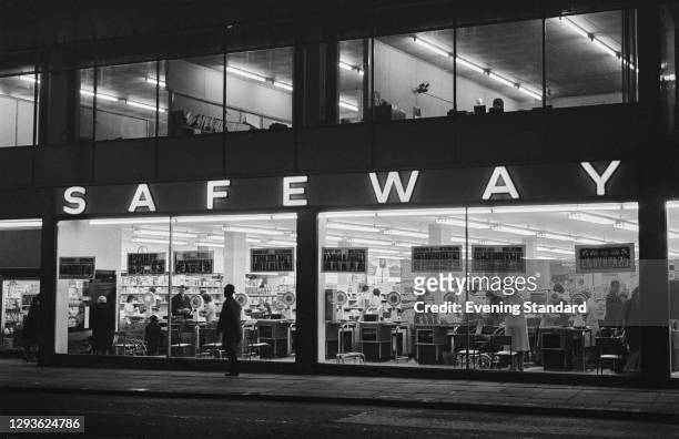 Safeway supermarket, UK, November 1967.