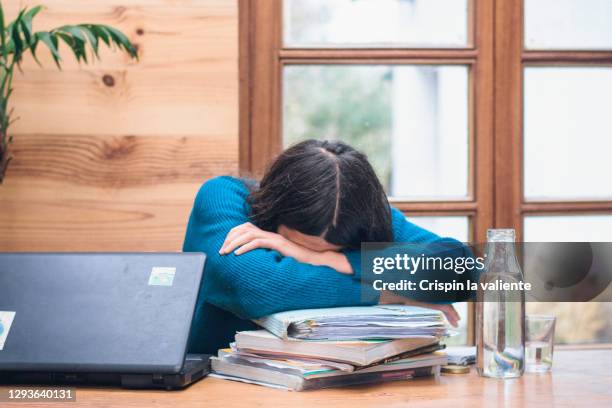 No Teleworking Virtual Meeting No Faces Photos and Premium High Res Pictures - Getty ...