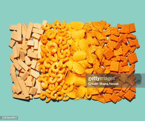 junkfood in an ombre pattern - convenience food stockfoto's en -beelden