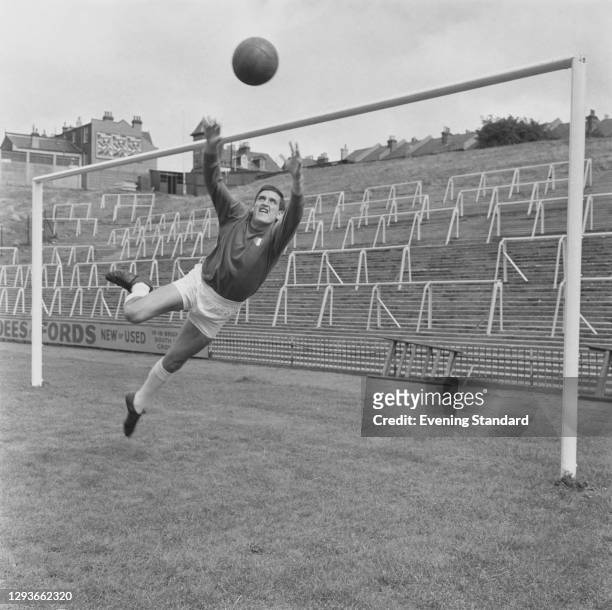 English footballer John Jackson, goalkeeper for Crystal Palace FC, UK, August 1966.