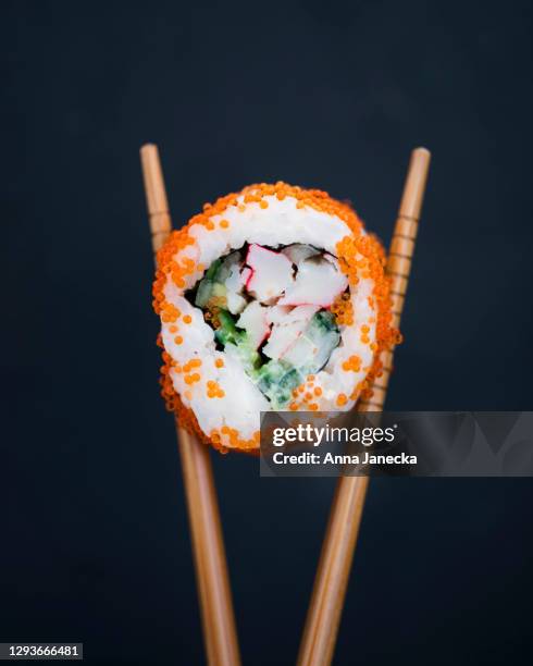 sushi - chopsticks stock-fotos und bilder