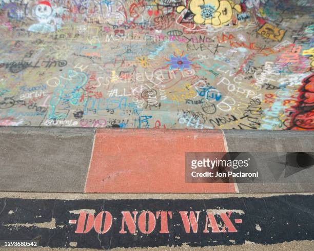 don't do it - street art around the world stock pictures, royalty-free photos & images
