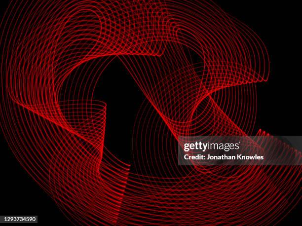 red light lines - semaforo rosso foto e immagini stock