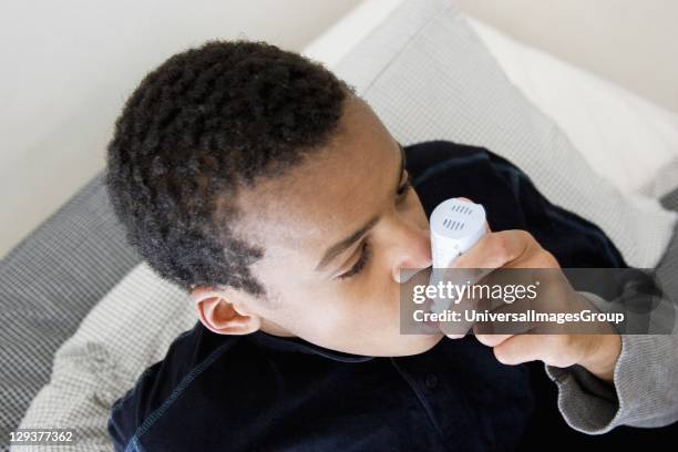 Child Using Puffer Copd Treatments Photos and Premium High Res Pictures - Getty Images