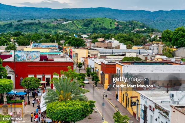 tequila town in jalisco state mexico - tequila mexico stock-fotos und bilder