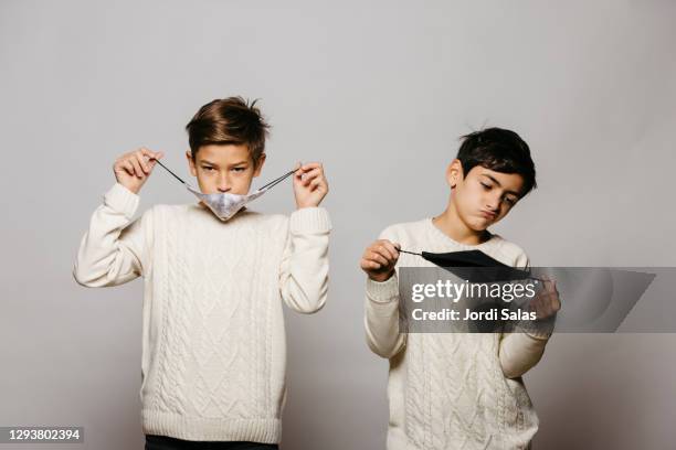 Chart Mask Boys 470 Cloth Face Masks Family Stock Photos, High-Res Pictures, and Images ...