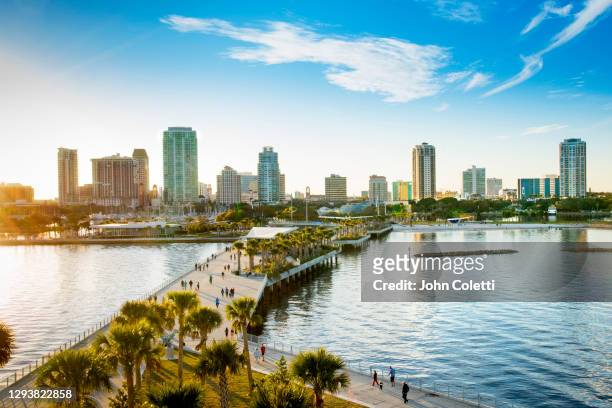 florida, saint petersburg, skyline, tampa bay - south tampa stock pictures, royalty-free photos & images