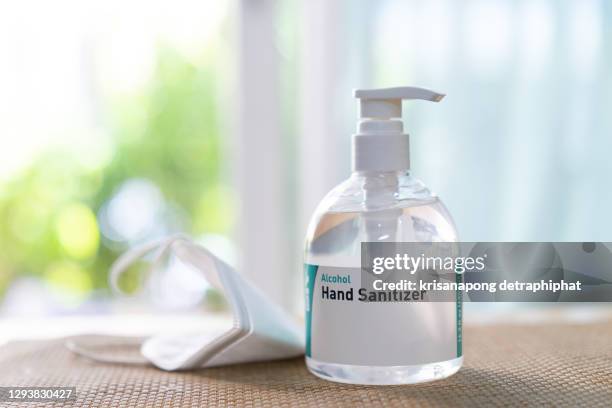 hand sanitizer, wet wipe, and n95 face mask were added the search for objects used to stop the spread of infection. - hand sanitiser - fotografias e filmes do acervo