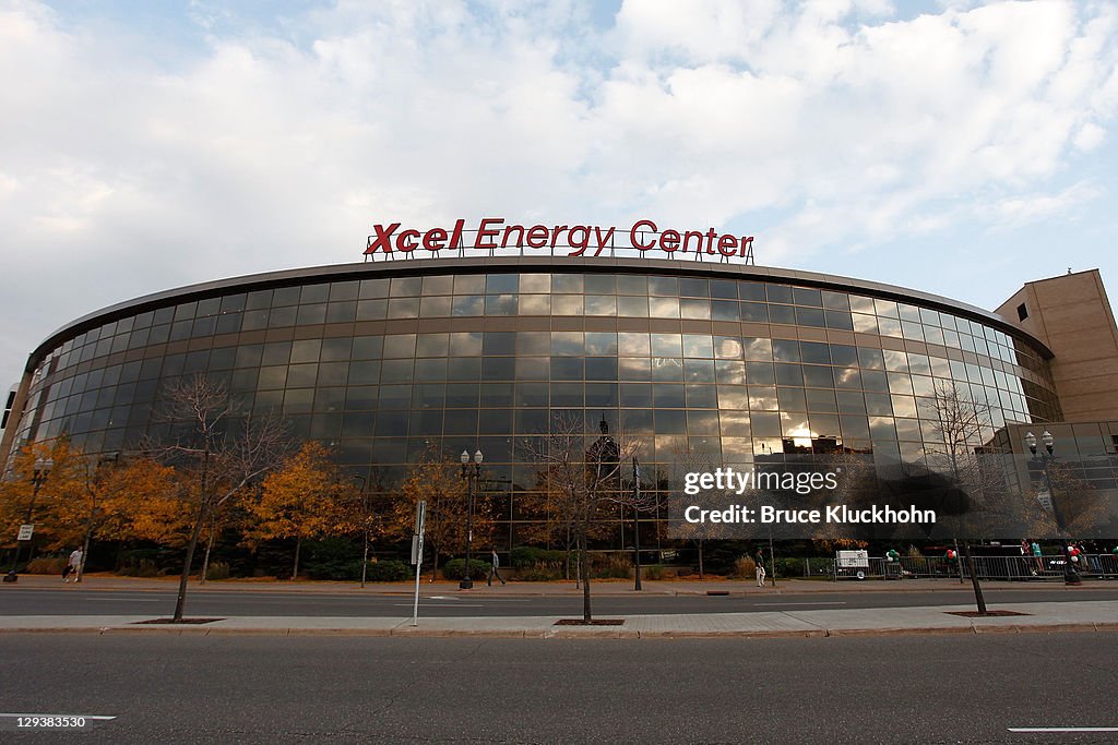 Columbus Blue Jackets v Minnesota Wild