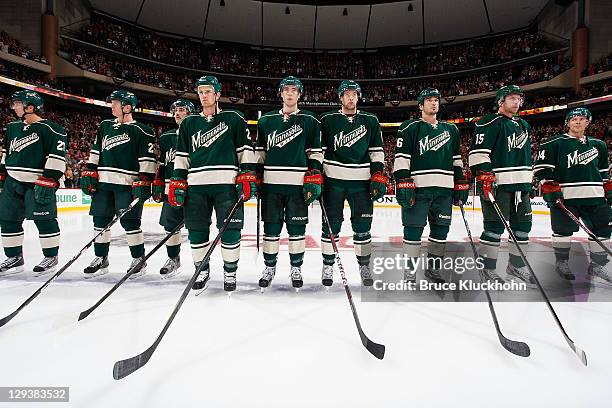 Wild Line Up 50 2011020016 Stock Photos, High-Res Pictures, and Images - Getty Images