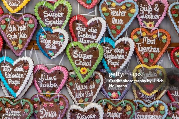 gingerbread hearts at county fair, germany - festival of remembrance 2019 fotografías e imágenes de stock