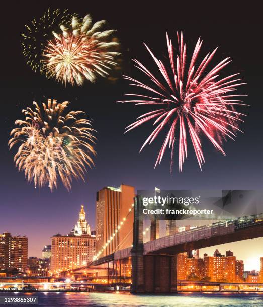 2022 sparks for new year in new york city - new years eve new york city stock pictures, royalty-free photos & images